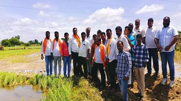 బాధిత రైతులను ప్రభుత్వం ఆదుకోవాలి