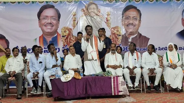 రాష్ట్ర ఖజానాను ఖాళీ చేసిన కల్వకుంట్ల కుటుంబం 