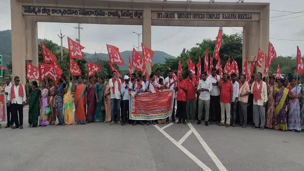 ప్రభుత్వం ఇచ్చిన హామీలను అమలుచేయాలి