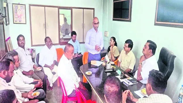 పరిశ్రమల దివాలాపై అధికారుల విచారణ