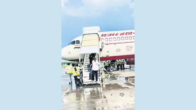 ప్రయాణికుల ప్రాణాలతో చెలగాటం