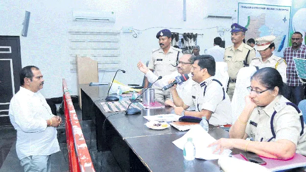 లాటరీ పద్ధతిన బార్లు