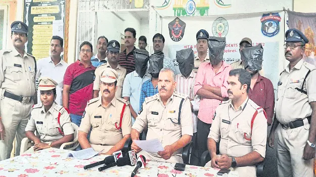 మోటార్‌సైకిళ్లే టార్గెట్‌..