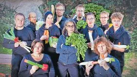 కూరగాయలతో ఆర్కెస్ట్రా.. 