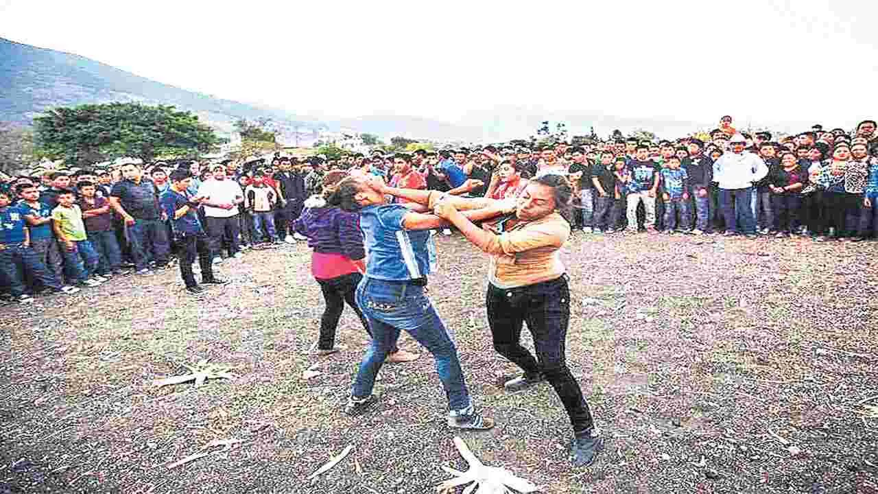 వరుణ దేవుడి కరుణ కోసం.. ఇక్కడ రక్తం చిందిస్తారు..