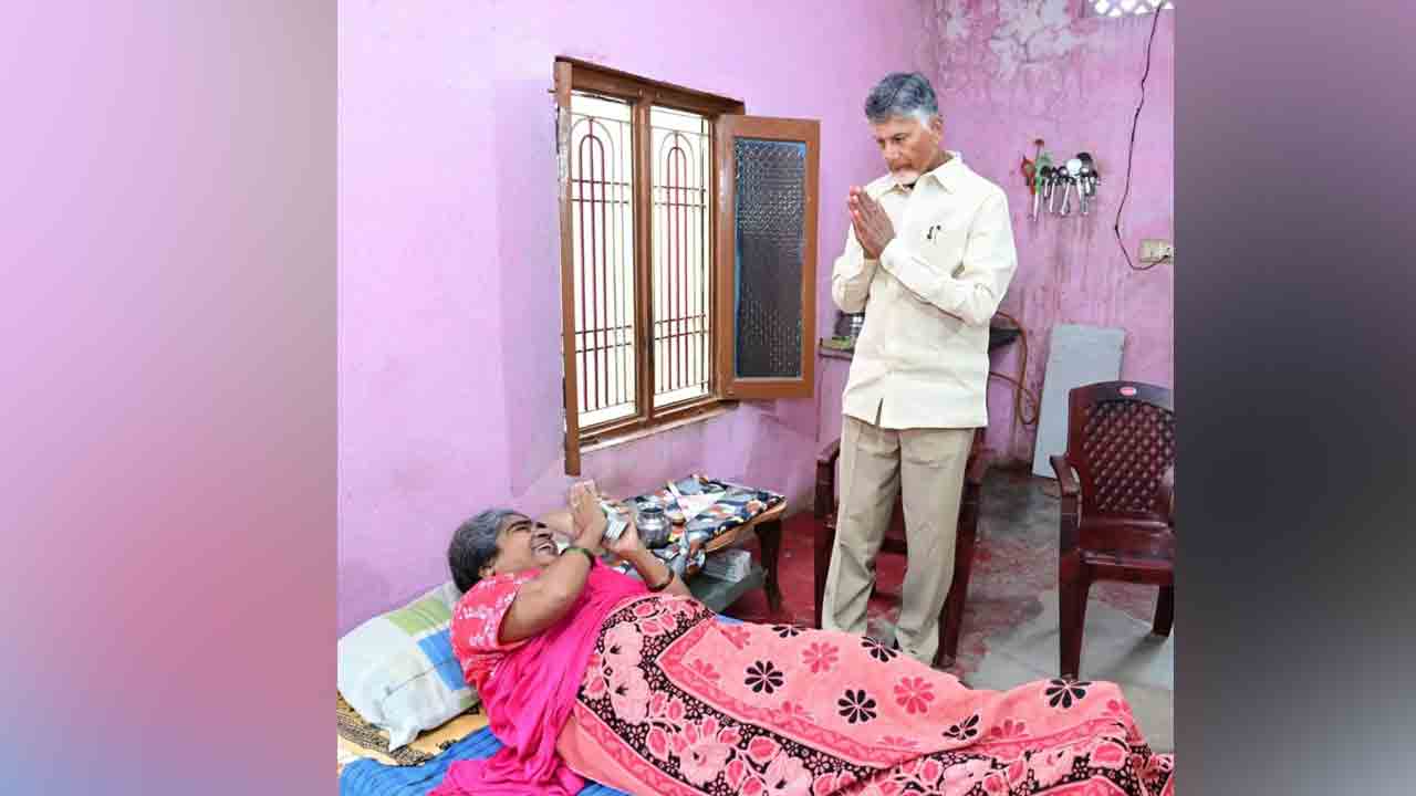 CM Chandrababu: రాజంపేటలో పెన్షన్ల పంపిణీలో పాల్గొన్న సీఎం చంద్రబాబు