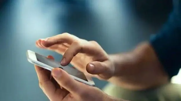 Hyderabad: బస్సులో ఫోన్‌ చోరీ.. యాప్‌ ద్వారా రూ. 6.15 లక్షలు బదిలీ