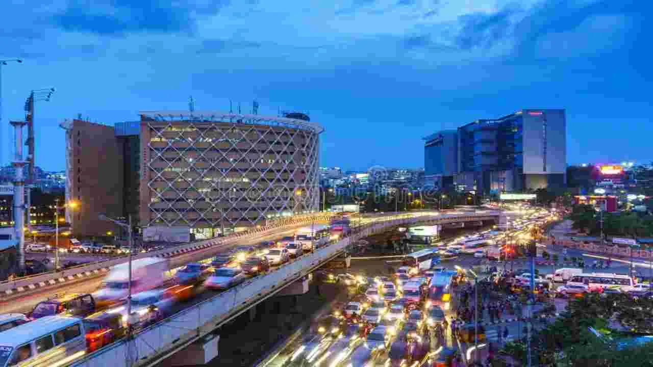 Hyderabad: ఐటీ కారిడార్‌లో.. మళ్లీ ట్రాఫిక్‌ కష్టాలు