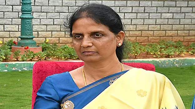 Sabitha Reddy: కేసీఆర్‌ హయాంలోనే విద్య, వైద్యానికి పెద్దపీట