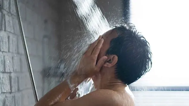 Cold Bath Side Effects: ఈ వ్యాధులున్నవారు చల్లటి నీటితో స్నానం చేస్తే అంతే! 