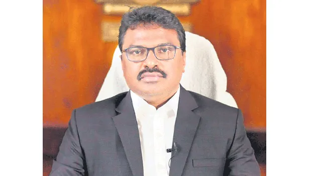 కలెక్టర్‌గా రాజాబాబు