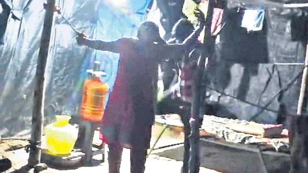 బెల్ట్‌తో బాదుతూ.. కాళ్లతో తన్నుతూ..