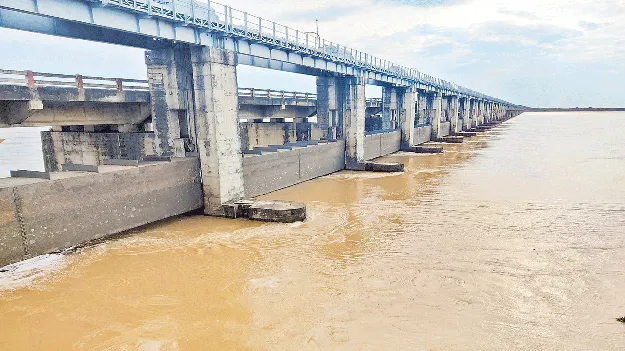 నిలకడగా గోదావరి ప్రవాహం