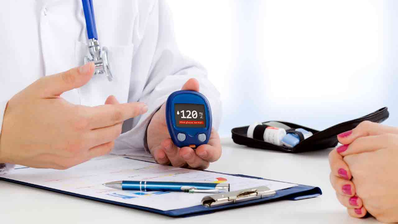 Health Tips: పాదాలలో ఈ మార్పులు కనిపిస్తున్నాయా.. అయితే జాగ్రత్త..