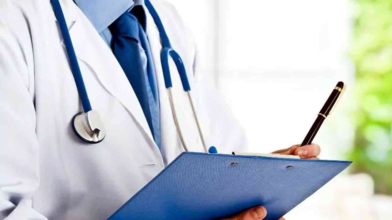 Health Tips: నెల రోజుల పాటు రోజుకు 5 నానబెట్టిన బాదం పప్పులు తింటే.. జరిగేది ఇదే.. 