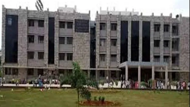 New Maternal and Child Hospital Blocks Soon: గుంటూరు, కాకినాడలో మాతా, శిశు ఆస్పత్రులు