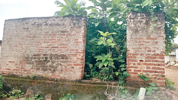  Without Bills..   బిల్లులు రాక.. ఇళ్లు కట్టలేక!