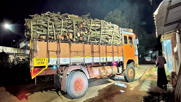 నిఘా ఏం చేస్తోంది?