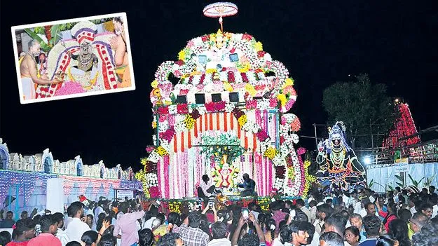 Kanipakam: కల్పవృక్ష వాహనంలో గణనాథుడు 