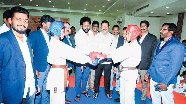 కరాటే పోటీల విజేత ఉమ్మడి జిల్లా