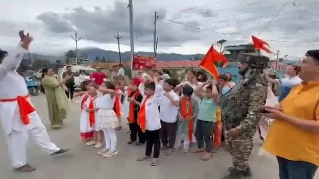 Kashmiri Pandits Ganesh Chaturthi:  శ్రీనగర్‌లో కశ్మీర్ పండిట్ల రథయాత్ర.. 35 ఏళ్ల తర్వాత ఇదే మొదటిసారి