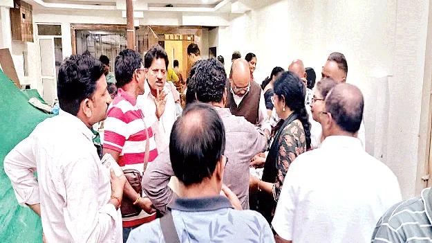  Kathmandu కఠ్మాండూలో మన్యం వాసులు