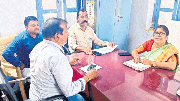 అధ్యాపకుల మధ్య రగడపై ఆర్‌జేడీ సీరియస్‌ 