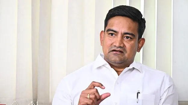 50 Age Pension Scheme: పెన్షన్‌లు తొలగించలేదు.. ప్రచారాలు మానండి.. వైసీపీపై మంత్రి ఫైర్