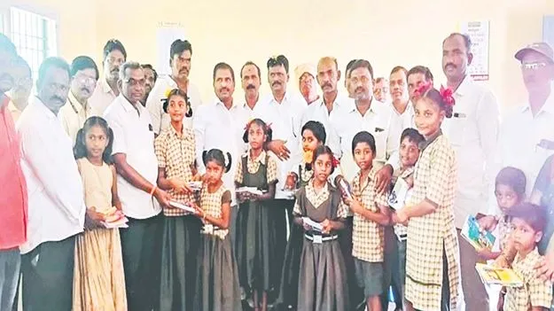 New School Opens in Ramanjaneyapuram: బడి వచ్చింది.. బాధ తప్పింది