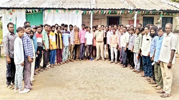 ఆత్మకూరు ఎంవీఐ దాతృత్వం