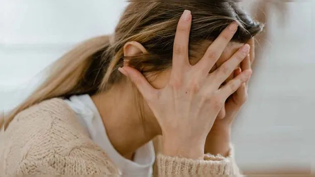 Vitamins Deficiency  Effects: ఈ విటమిన్లు లేకుంటే మనసు అల్లకల్లోలమే! నెగెటివ్ థాట్స్‌కు ఇదే కారణం?