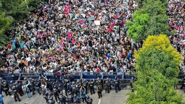 Gen Z Protests In Nepal: నేపాల్ ప్రధాని హోమ్‌టౌన్‌ను తాకిన నిరసన సెగలు.. రాళ్లు రువ్విన ఆందోళకారులు