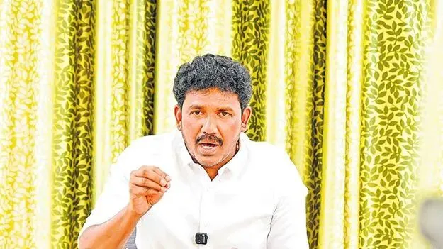 MLA: ఎమ్మెల్యే ఎంఎస్‌ రాజు ఫైర్‌.. జగన్‌.. అసలు నీకు సిగ్గుందా.. 