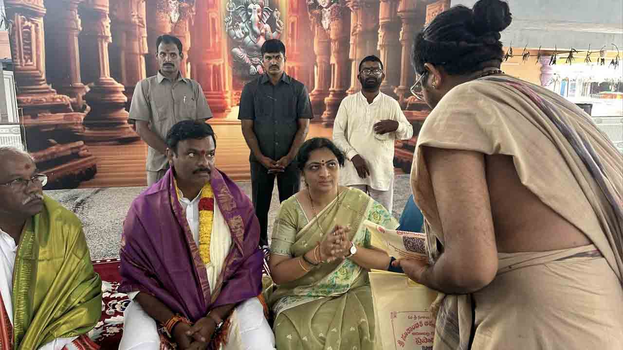  PVN Madhav: అనకాపల్లి నూకాంబిక అమ్మవారిని దర్శించుకున్న పీవీఎన్ మాధవ్