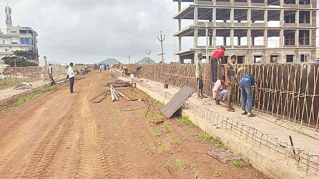 Railway Flyover: శరవేగంగా..