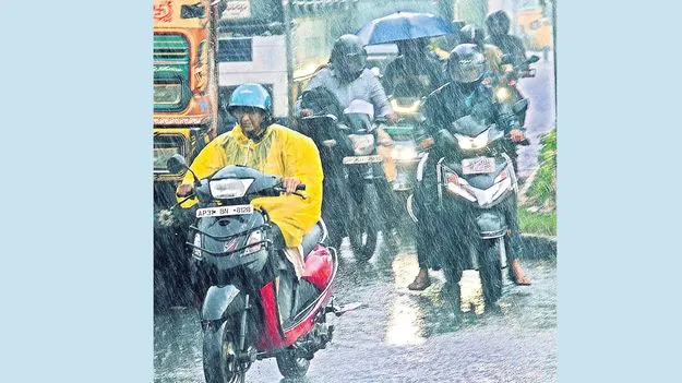 శివారున జోరు వాన