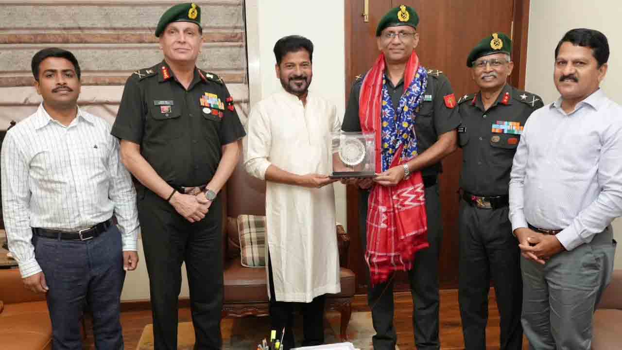 Army officers Meets CM Revanth Reddy: సీఎం రేవంత్‌రెడ్డిని కలిసిన ఆర్మీ అధికారులు