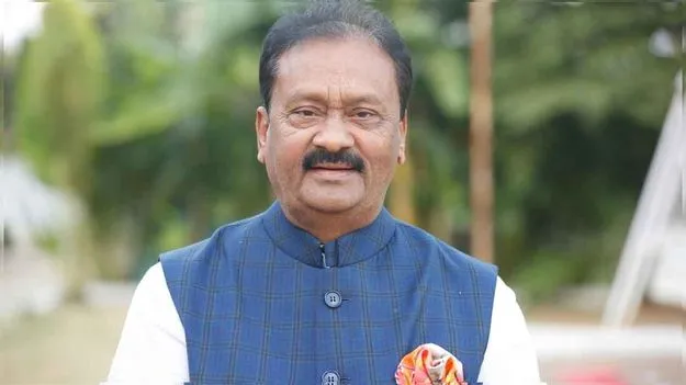 Shabbir Ali car crash: షబ్బీర్ అలీకి తృటిలో తప్పిన ప్రమాదం..! 