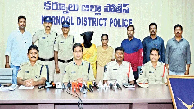 పని మనిషే ప్రాణం తీసింది..