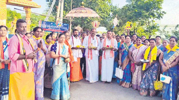 శింగరకొండలో వైభవంగా గిరి ప్రదక్షిణ