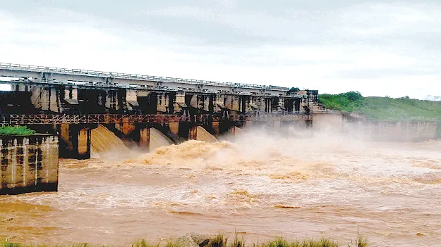   Nagavali  నాగావళిలో పెరిగిన వరద 