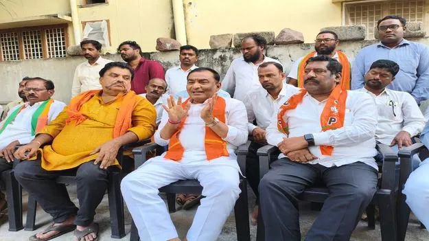 నష్టపోయిన రైతులకు పరిహారం చెల్లించాలి