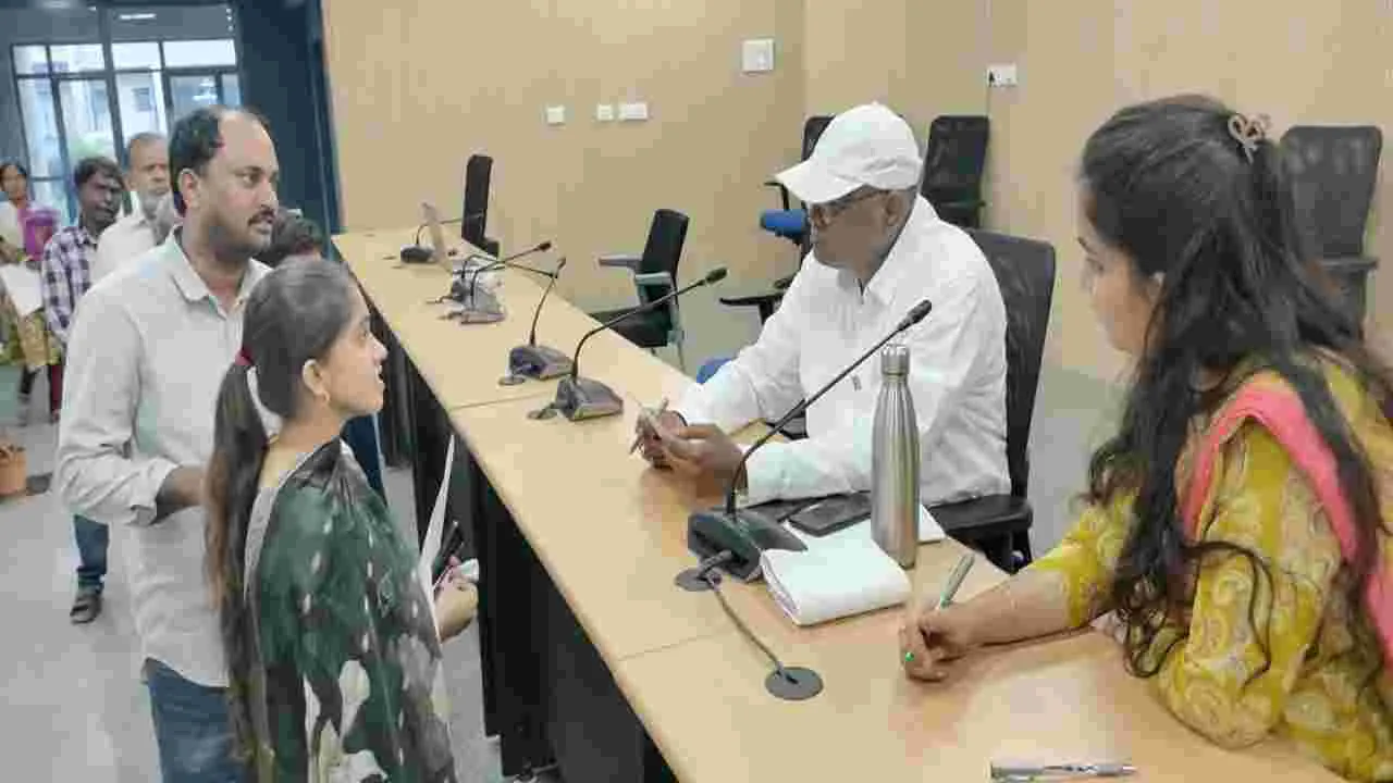 అర్జీల పరిష్కారం సత్వరమే చేయాలి 