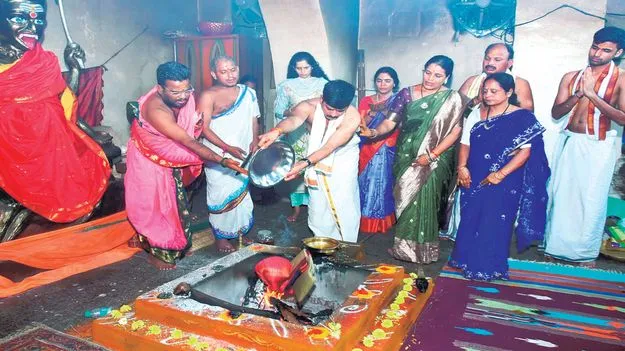  జోగుళాంబను దర్శించుకున్న ప్రముఖులు