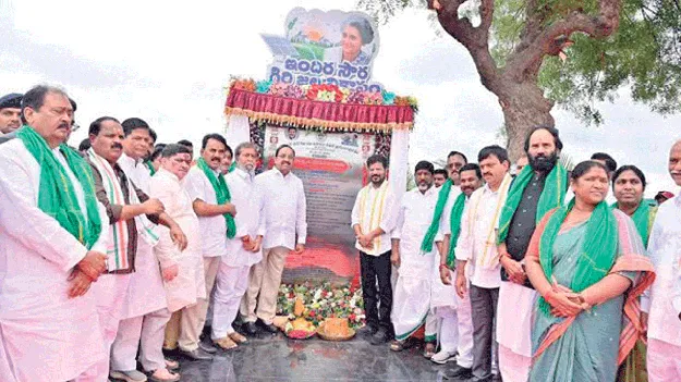 బోర్లు వేశారు... మోటార్లు మరిచారు