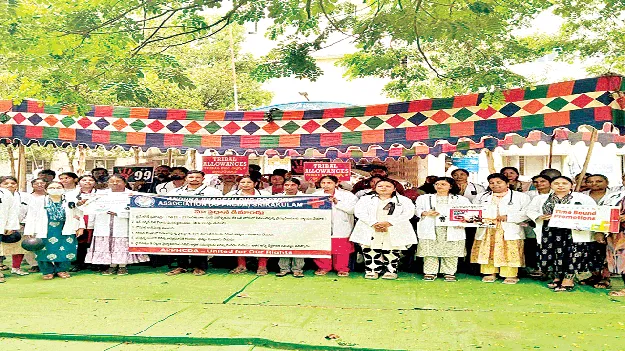 పీహెచ్‌సీ వైద్యాధికారులకు న్యాయం చేయాలి