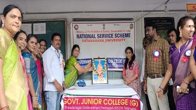 యువత సేవాస్ఫూర్తిని పెంపొందించుకోవాలి