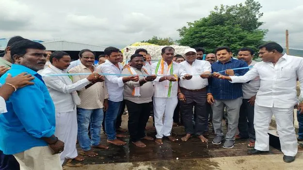 రైతులు మోసపోకుండా కొనుగోలు కేంద్రాలు ఏర్పాటు