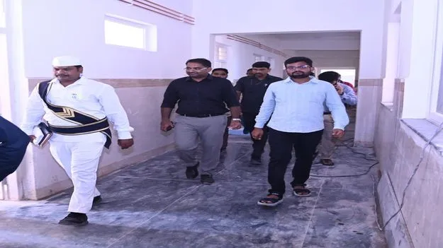 క్రిటికల్‌ కేర్‌ భవనాన్ని అందుబాటులోకి తీసుకురావాలి