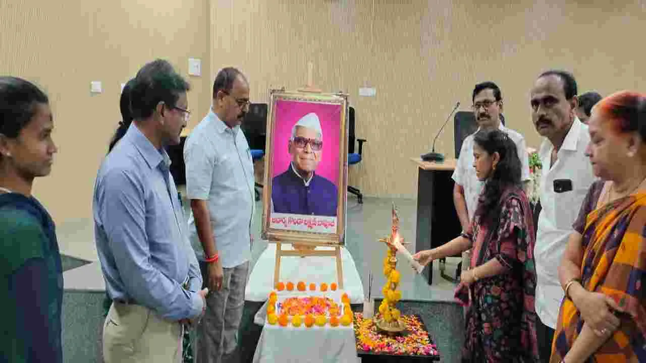 స్వరాష్ట్ర సాధనకు కృషి చేసిన కొండా లక్ష్మణ్‌బాపూజీ